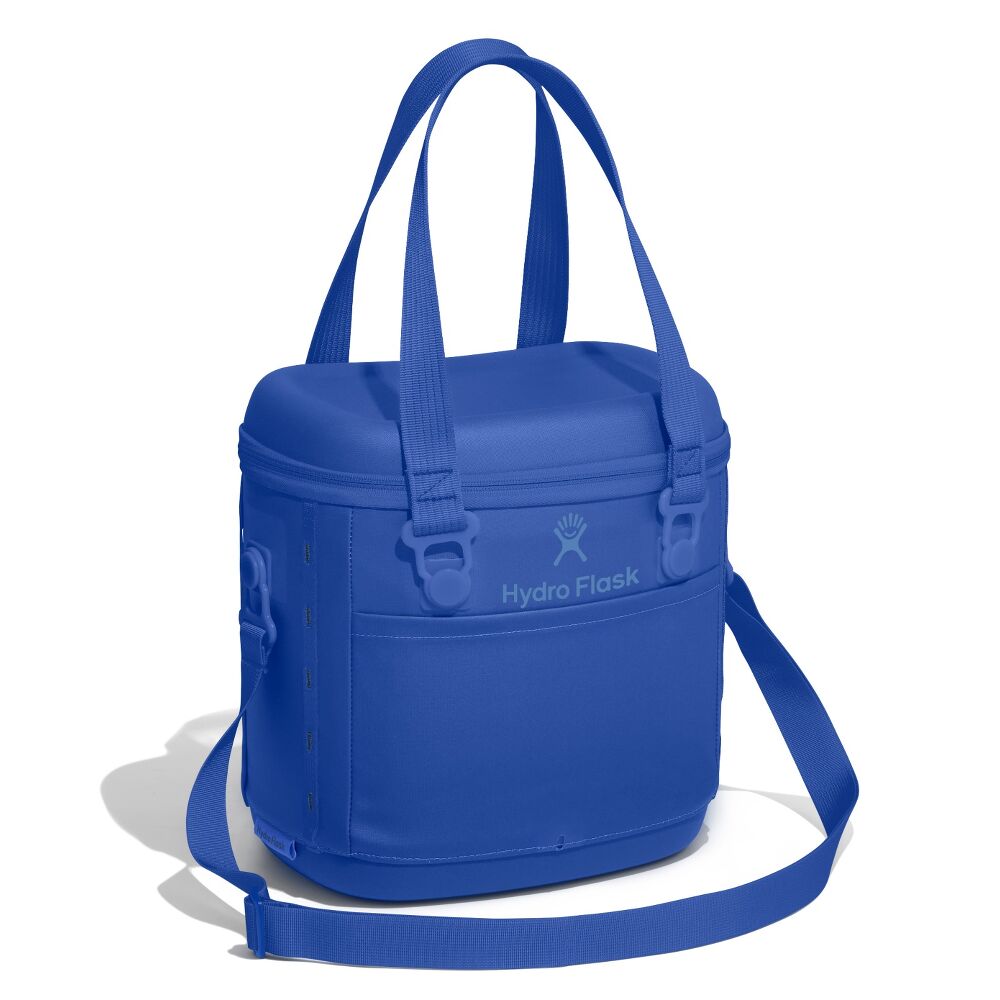 6pco382_carryout_cooler_10l_capri_blue_angled_1